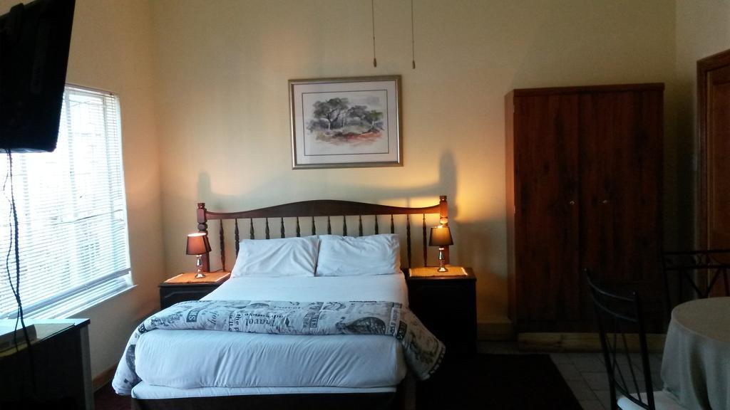 Boer En Brit Self Catering Accommodation Guesthouse Ladysmith Exterior photo