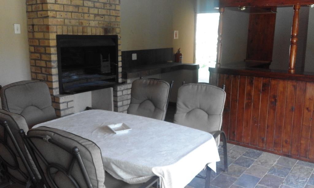 Boer En Brit Self Catering Accommodation Guesthouse Ladysmith Exterior photo